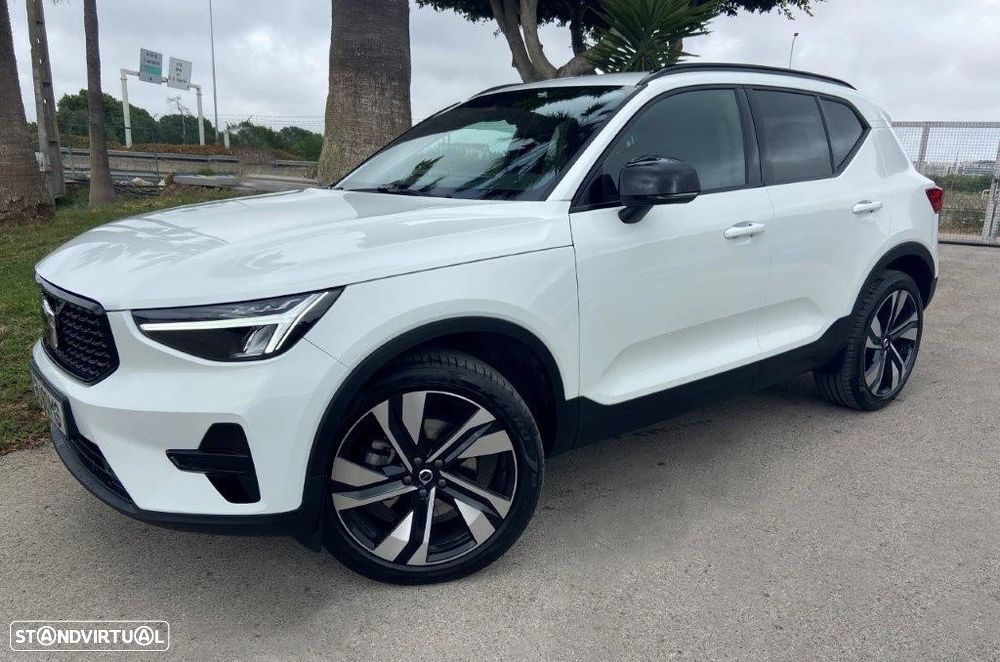 Volvo XC 40 2.0 B3 Plus Dark - 1