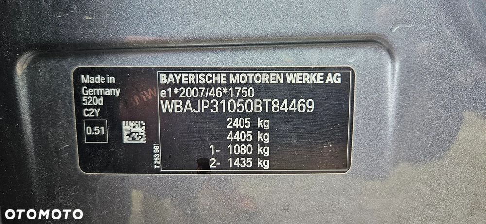 BMW Seria 5 520d - 23