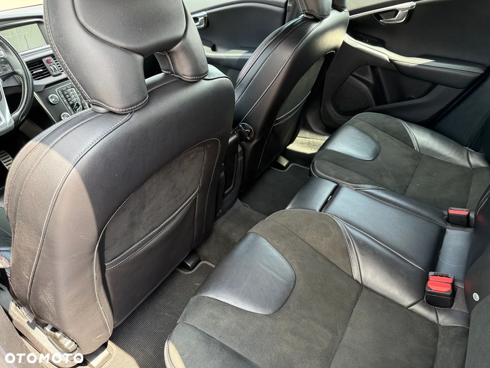 Volvo V40 D2 Drive-E R-Design Momentum - 17