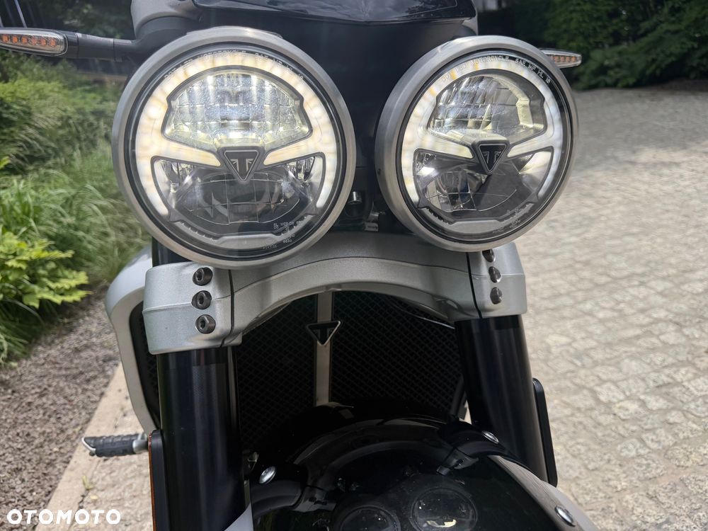 Triumph Rocket - 17