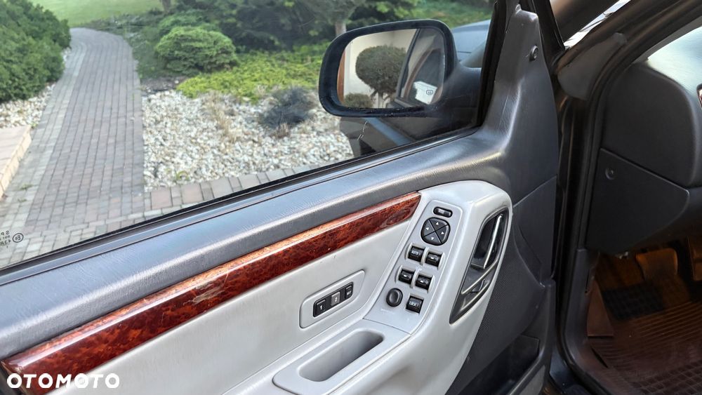 Jeep Grand Cherokee - 14