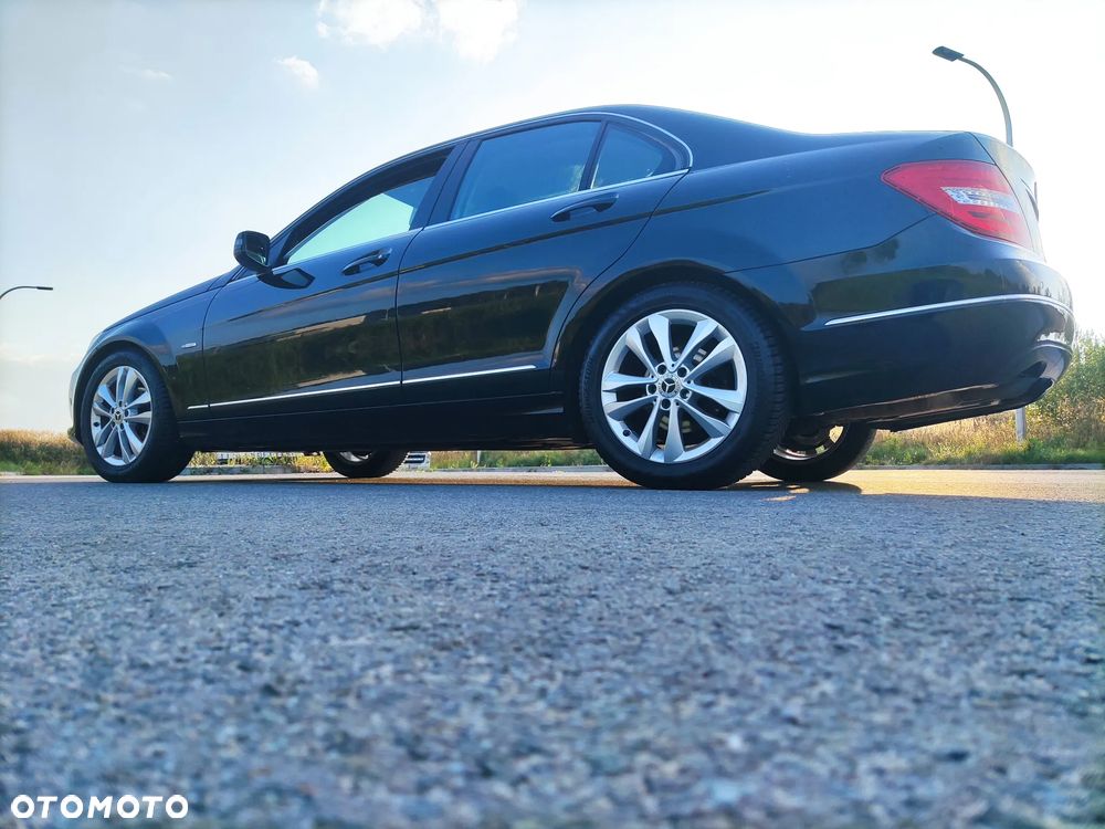 Mercedes-Benz Klasa C 180 BlueEFFICIENCY Avantgarde - 10