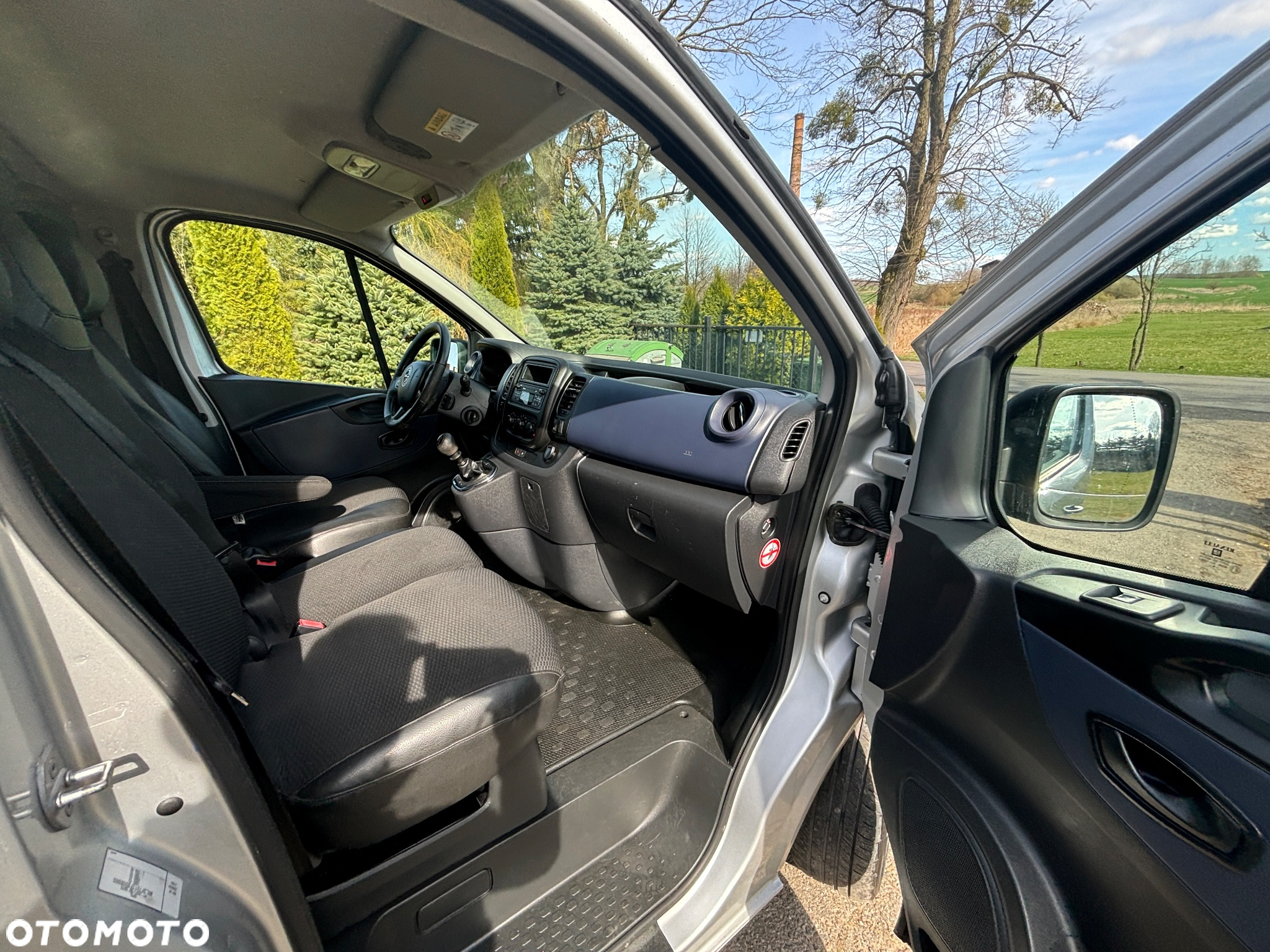 Opel Vivaro - 10
