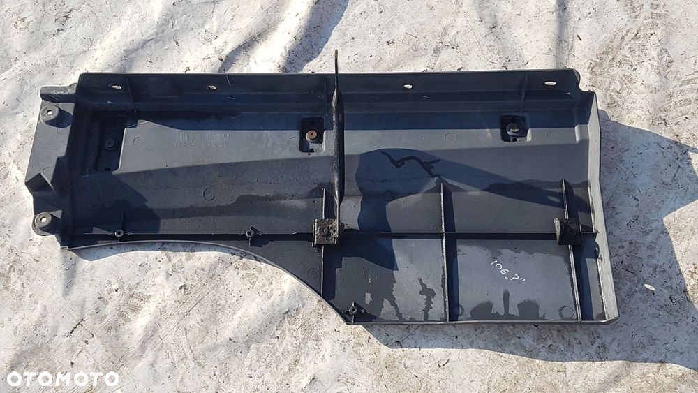 PRZEDŁUŻENIE STOPNICY KABINY PRAWE DAF XF 106 - 2