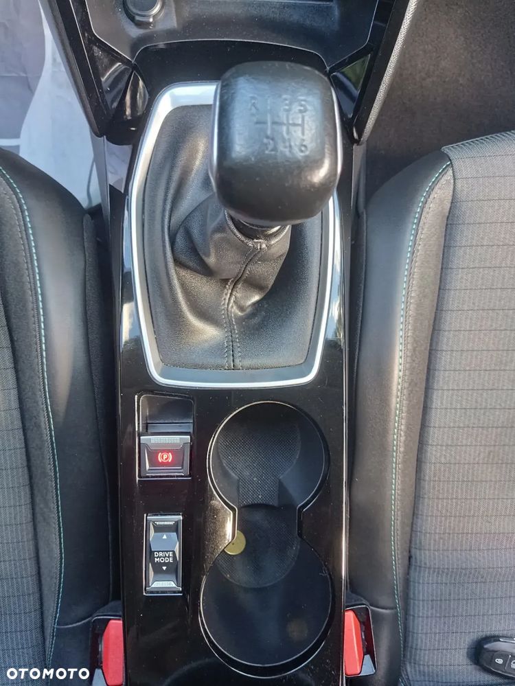 Peugeot 208 - 22