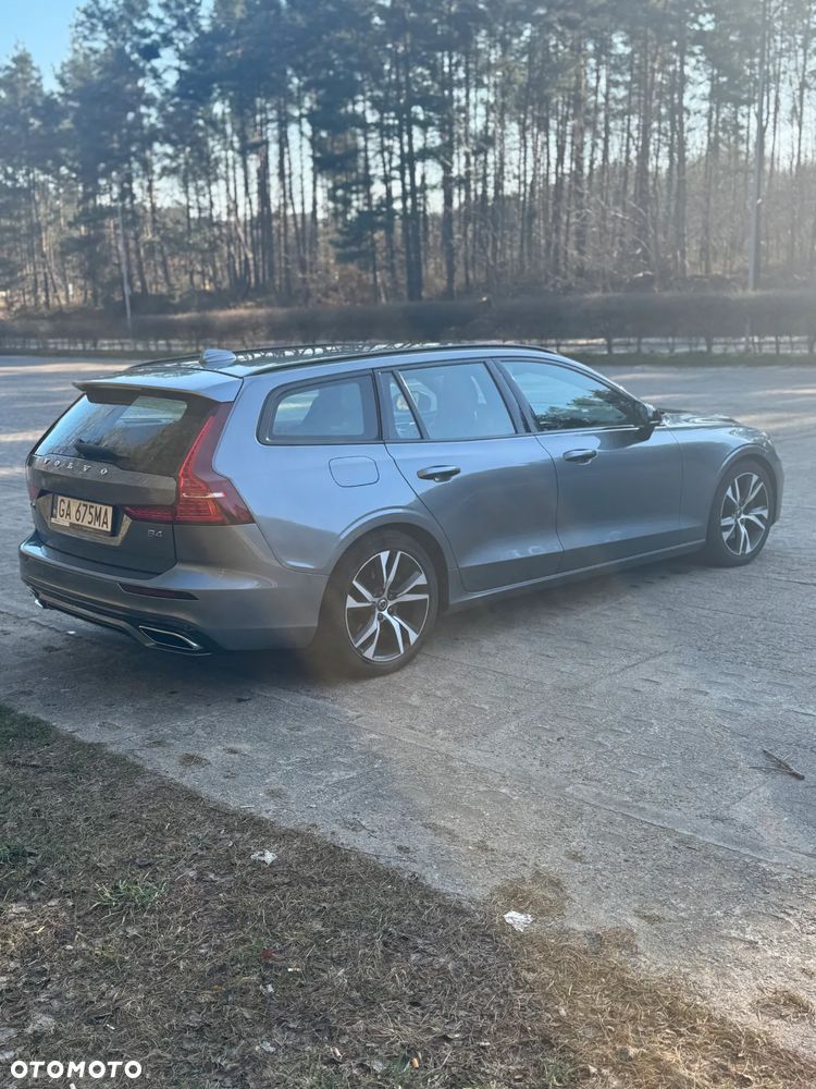 Volvo V60 B4 D R-Design - 11