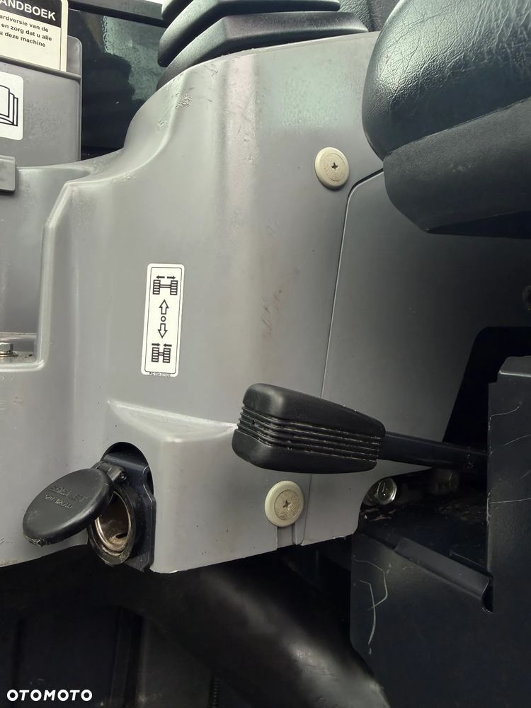 Kubota KX016-4 Koparka Gąsienicowa 2 tony. DEKRA aktualna do 2026r. 3 łyżki.+ pług fabryczny do równania kruszywa lub odśnieżania. Szybkozłącze Hydrauliczne. zmiana łyżek bez wychodzenia z kabiny! Rozsuwane Hydr. podwozie! Sprowadzona z Gospodarstwa Norweskiego! Zero luzów i wycieków. Maszyna jak Nowa z Salonu! 2020 rok. 1000 mtg! Pełna Dokumentacja. Gąsienice bez zużycia! Łyżka Skarpowa+ 2 kopiące. szybka wolna jazda. Ani deka luzów i wycieków. OKAZJA  Dodatkowe sekcje Hydr. Po serwisach kolejny za 400 mtg! - 27