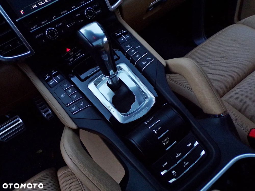 Porsche Cayenne S e-Hybrid Platinum Edition - 23