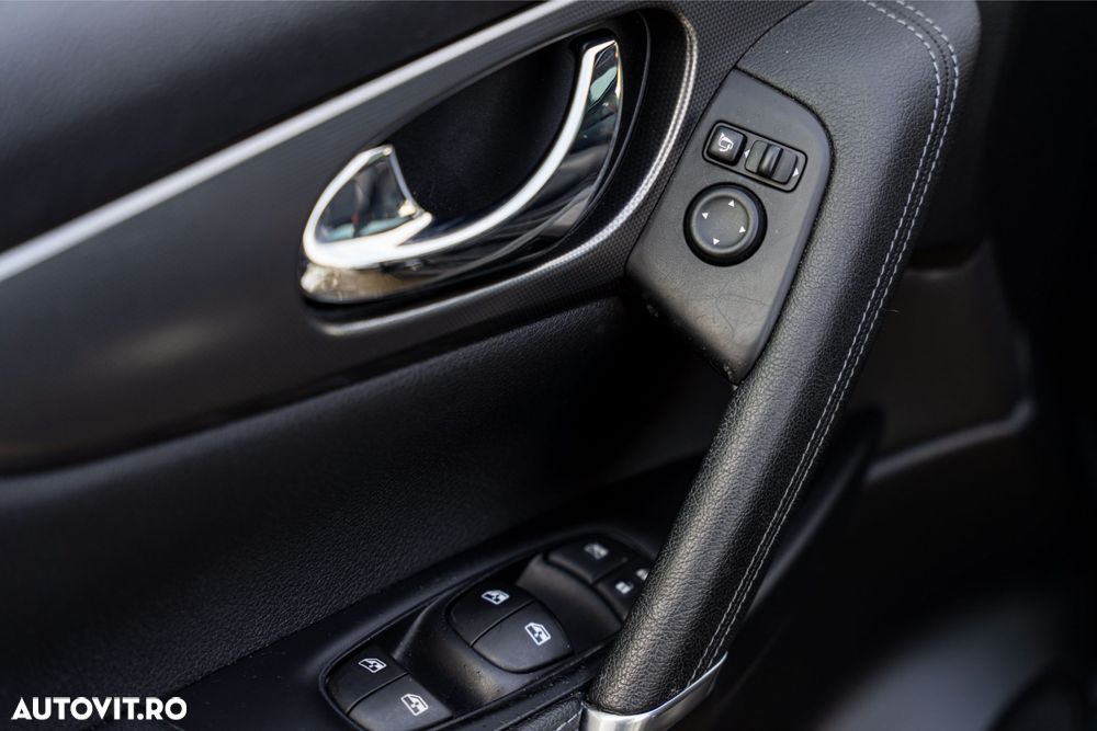 Nissan Qashqai 1.6 DCI Xtronic N-Connecta - 24