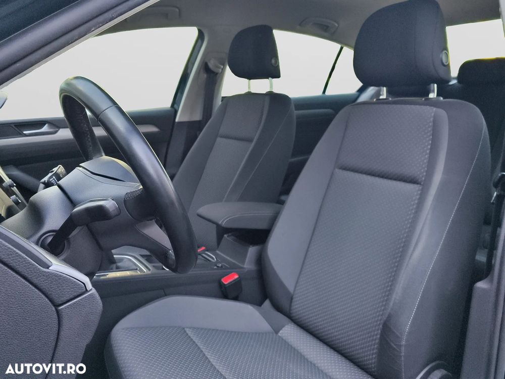 Volkswagen Passat 1.5 TSI ACT Advance - 13