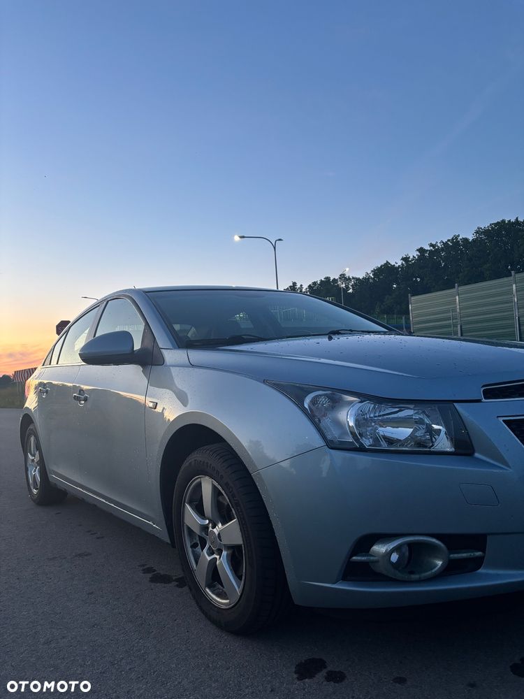 Chevrolet Cruze 1.8 LT+ - 17