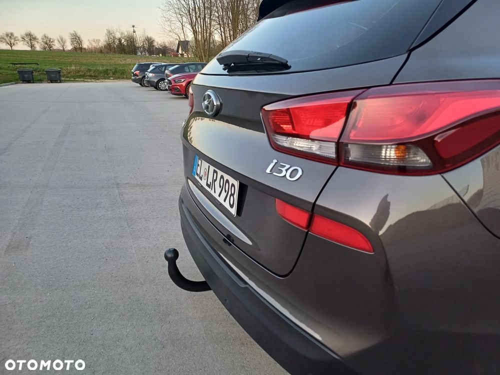 Hyundai i30 blue Kombi 1.4 - 13