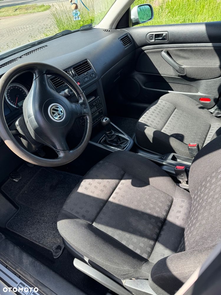 Volkswagen Bora 1.6 Trendline - 4
