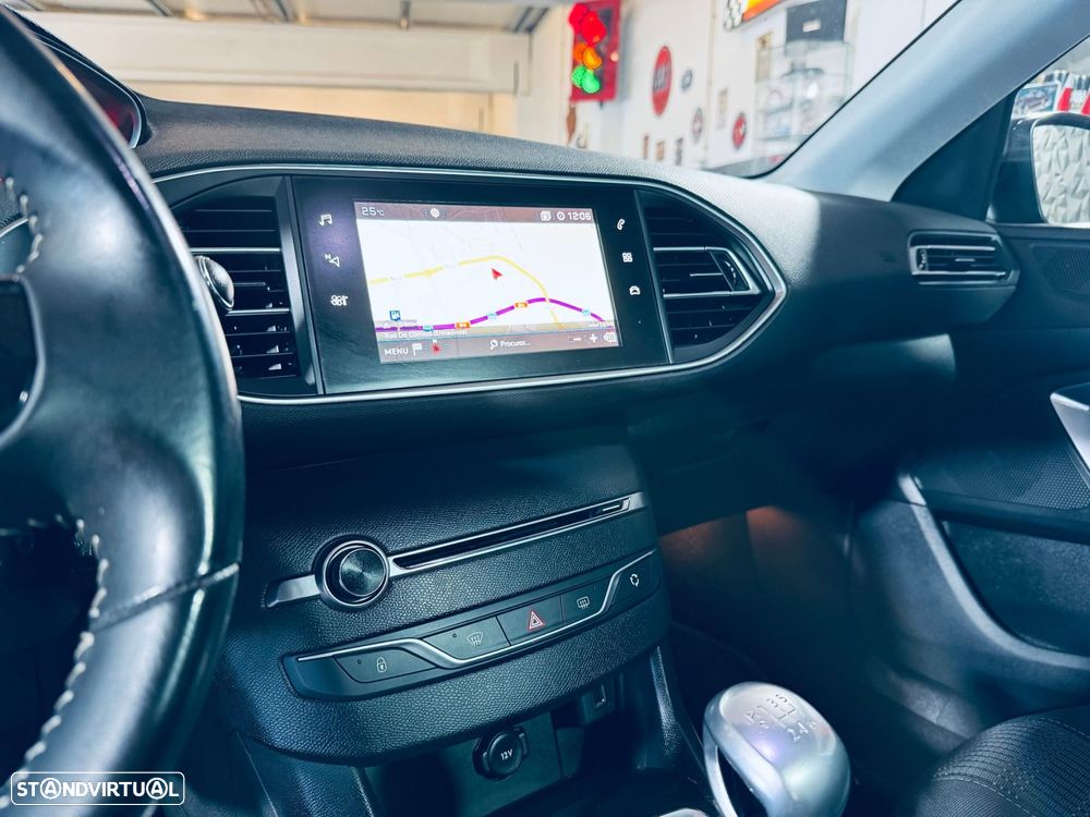 Peugeot 308 1.2 PureTech Style - 24