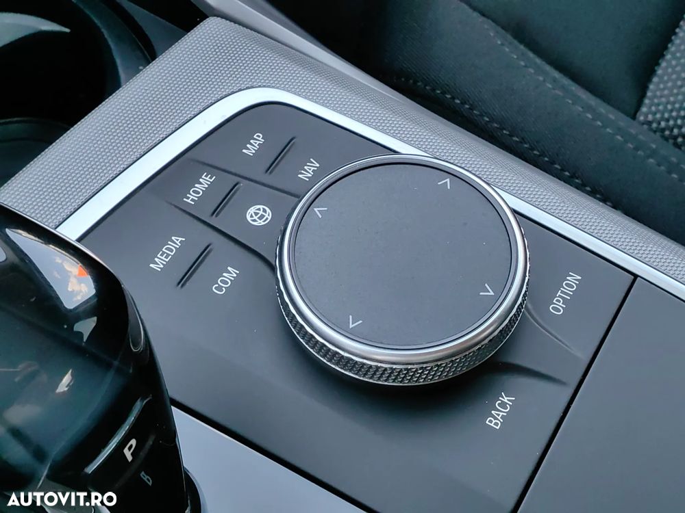 BMW Seria 3 330e iPerformance Advantage - 34