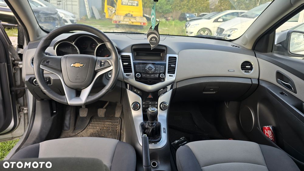 Chevrolet Cruze - 23
