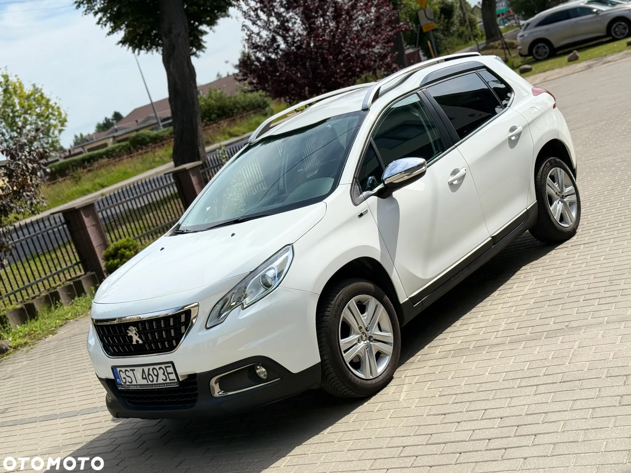 Peugeot 2008 1.6 BlueHDi Style - 4