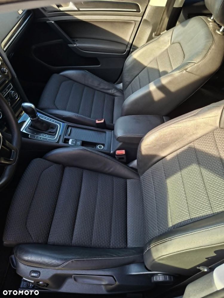 Volkswagen Golf 2.0 BlueTDI DSG Highline - 9