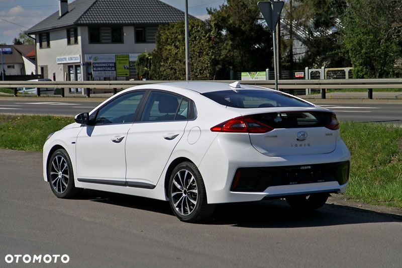 Hyundai IONIQ 1.6 GDI Premium - 4