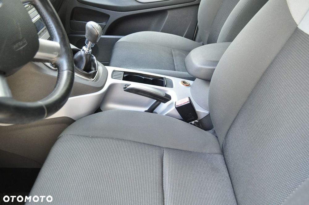 Ford Kuga - 12