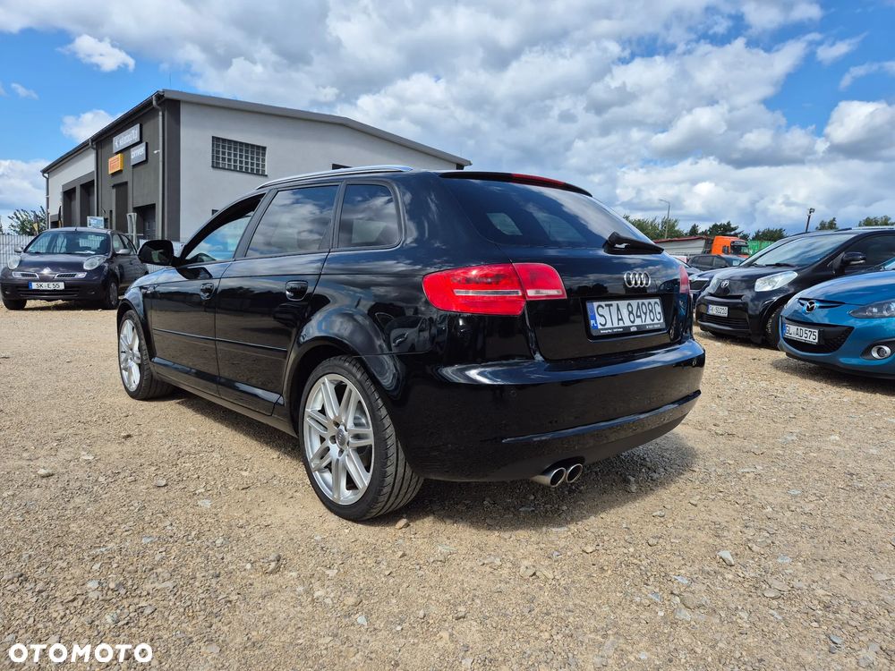 Audi A3 Sportback 2.0 TDI DPF S line Sportpaket - 4