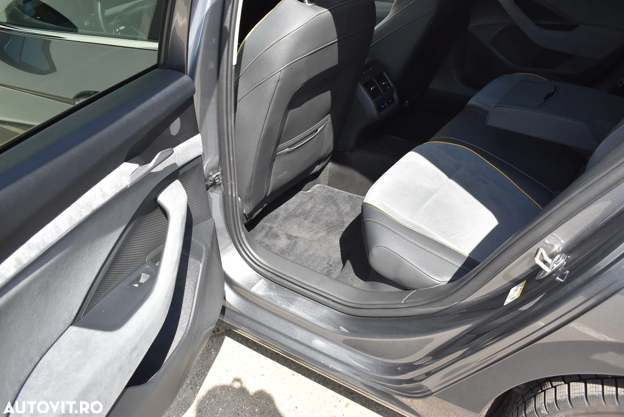 Skoda Superb 2.0 TDI 4X4 DSG Style - 21