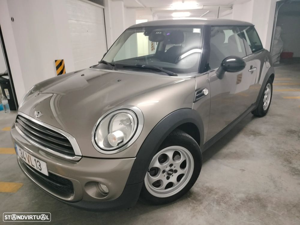 MINI 3 Portas One D - 12