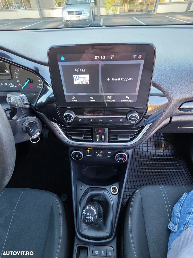 Ford Fiesta 1.5 TDCi S&S COOL&CONNECT - 10