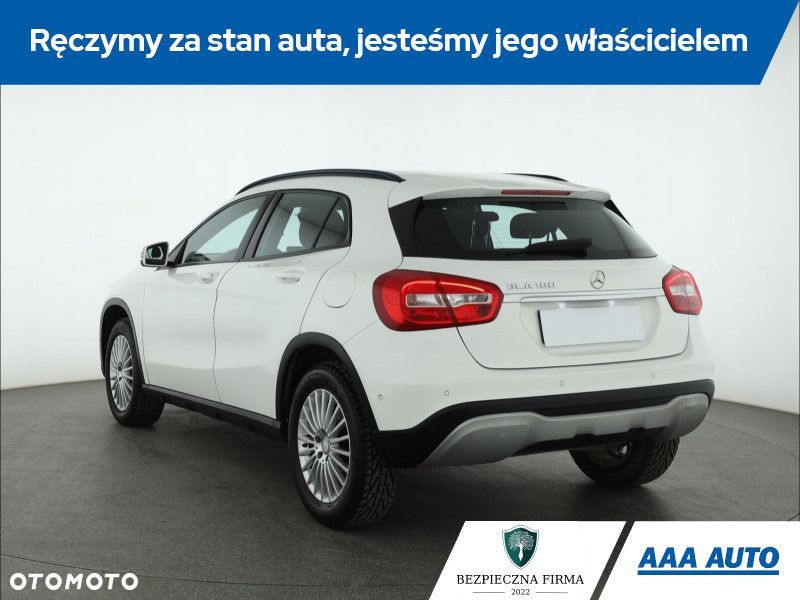 Mercedes-Benz GLA - 6