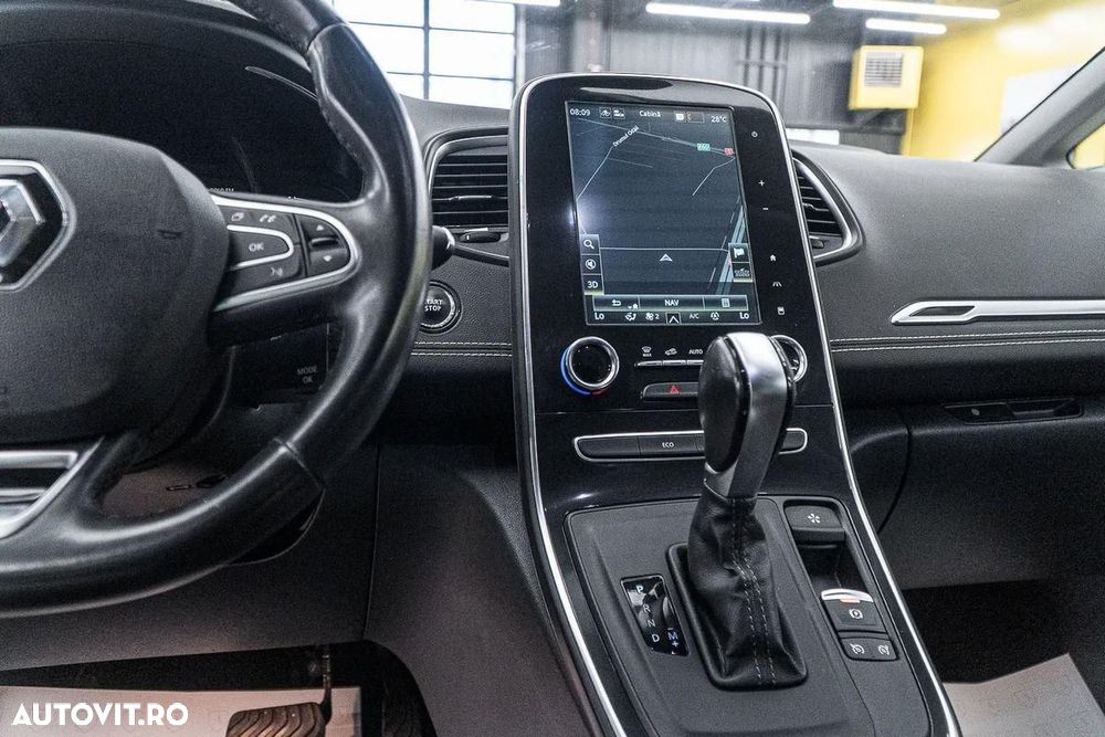 Renault Grand Scenic - 34