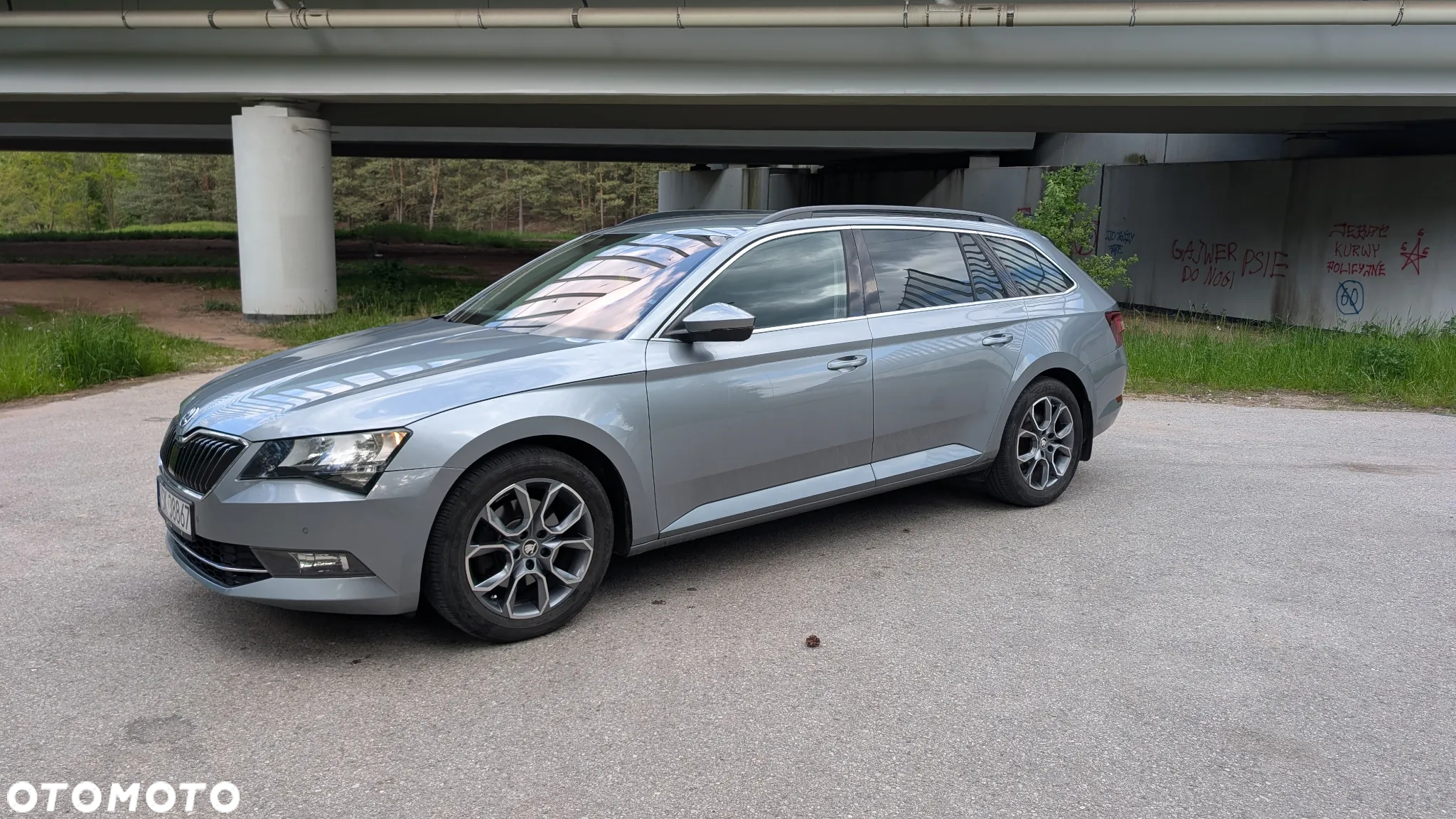 Skoda Superb 1.6 TDI DSG Ambition - 4