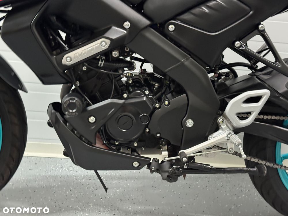 Yamaha MT - 24