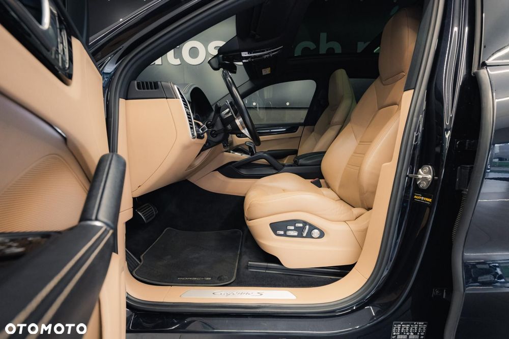 Porsche Cayenne S - 14