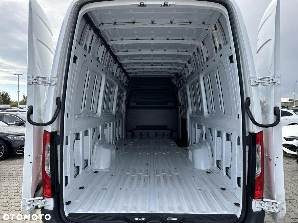 Mercedes-Benz Sprinter - 19
