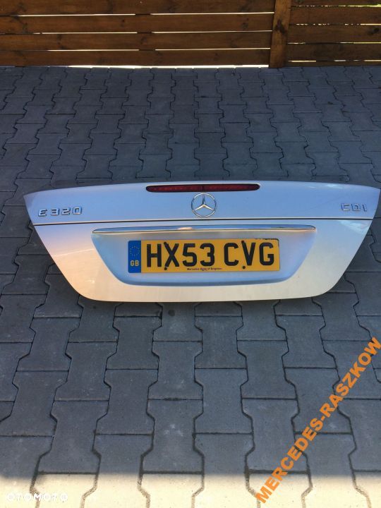 MERCEDES 211 KLAPA TYL KPL. - 1