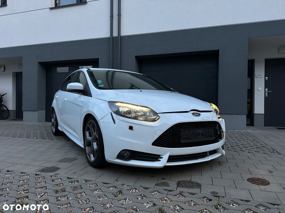 Ford Focus ST - 7