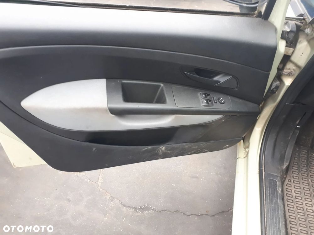 FIAT GRANDE PUNTO 05-09 1.2 8V MECHANIZM WYCIERACZEK SILNICZEK - 25