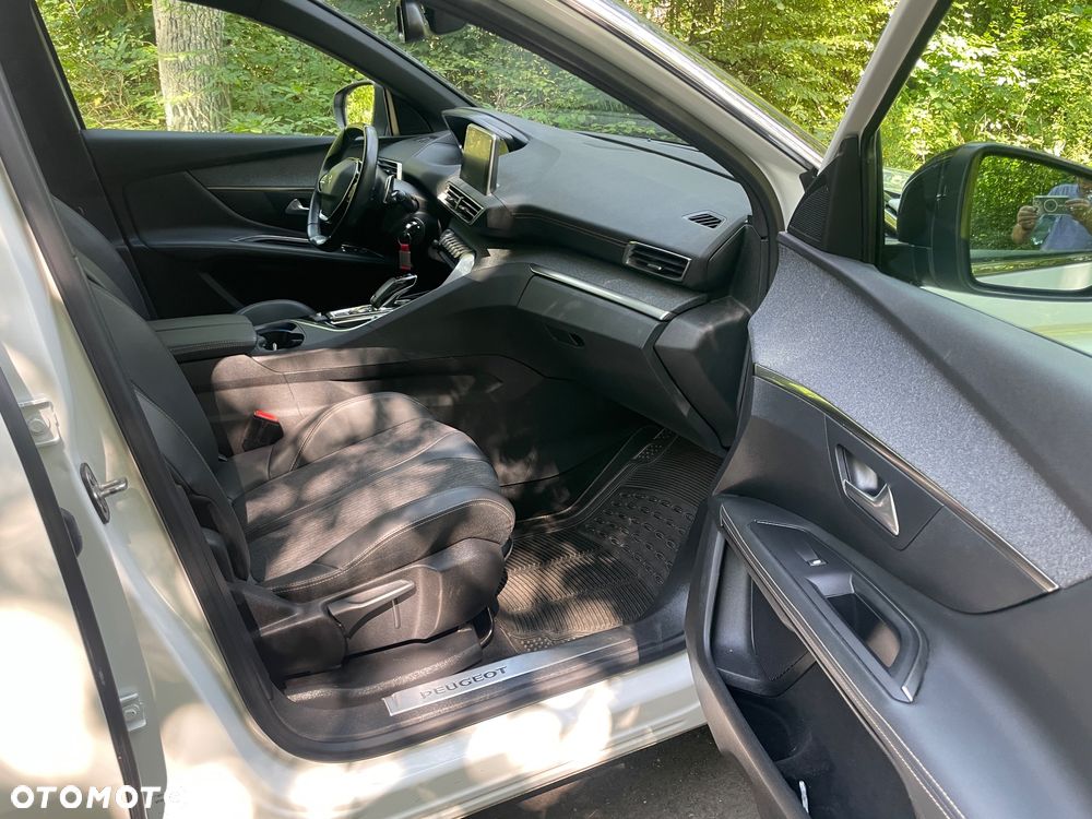 Peugeot 3008 1.5 BlueHDi GT Pack S&S EAT8 - 32