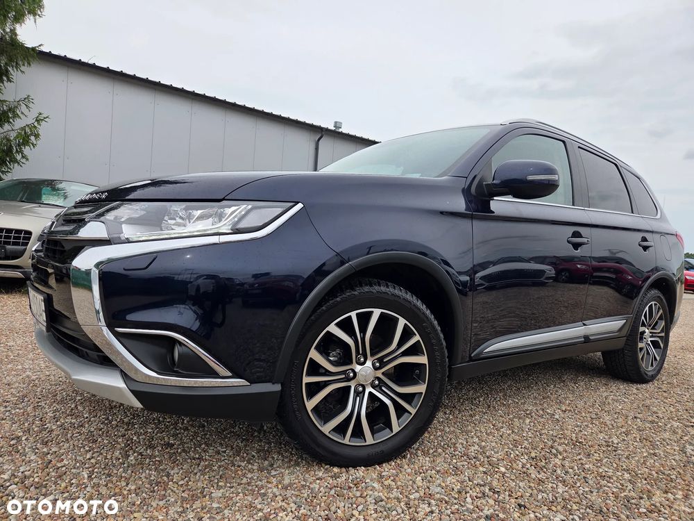 Mitsubishi Outlander 2.0 Instyle Navi 4WD CVT - 3
