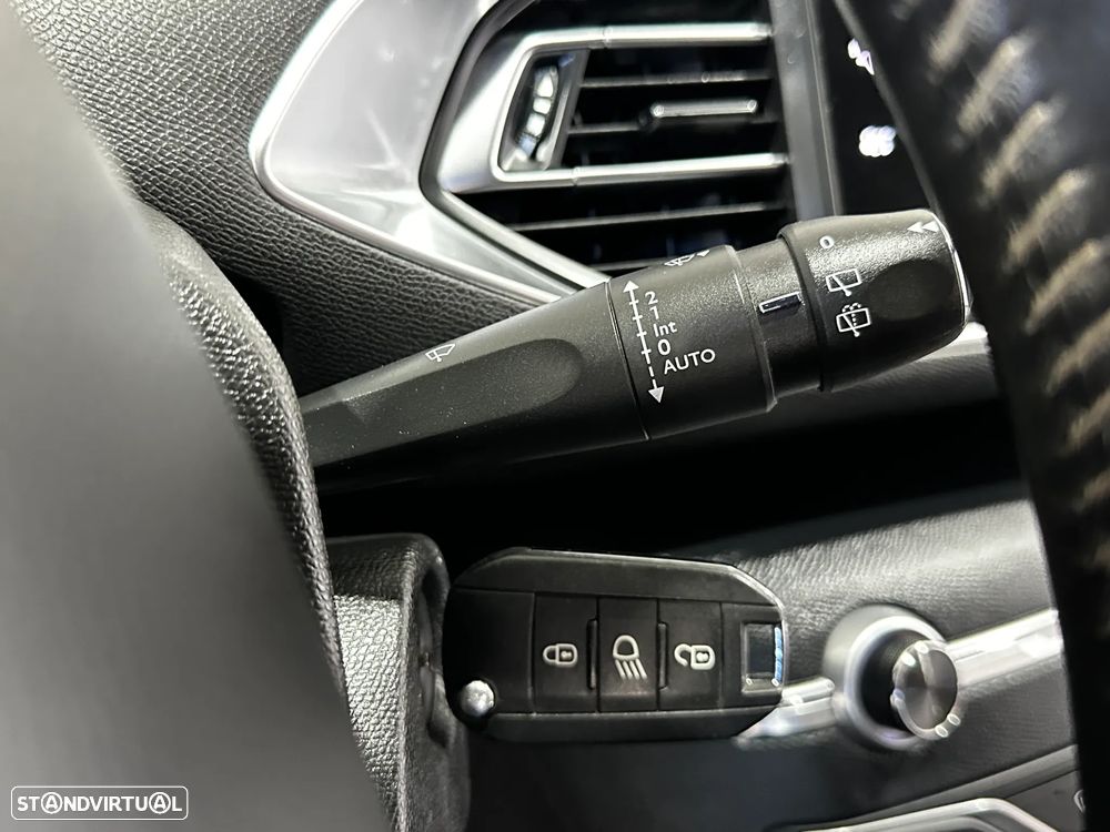 Peugeot 308 SW 1.5 BlueHDi Style - 26