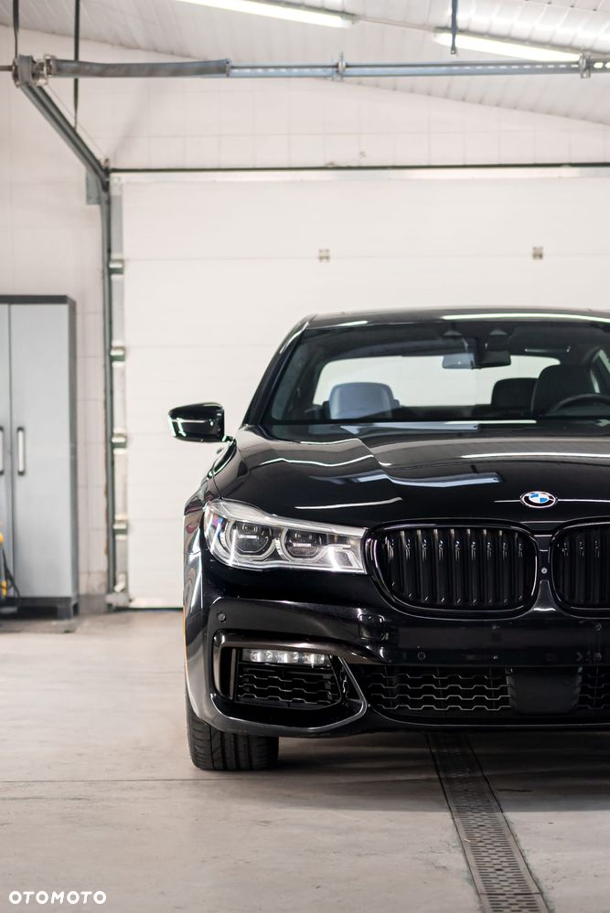 BMW Seria 7 750Li - 7