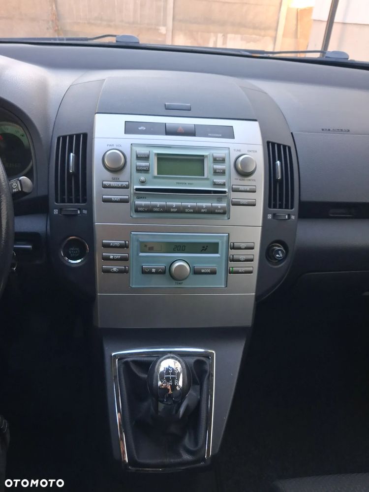 Toyota Corolla Verso 1.8 Sol 7os - 12