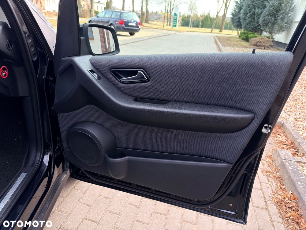 Mercedes-Benz Klasa A 170 BlueEFFICIENCY Elegance - 29