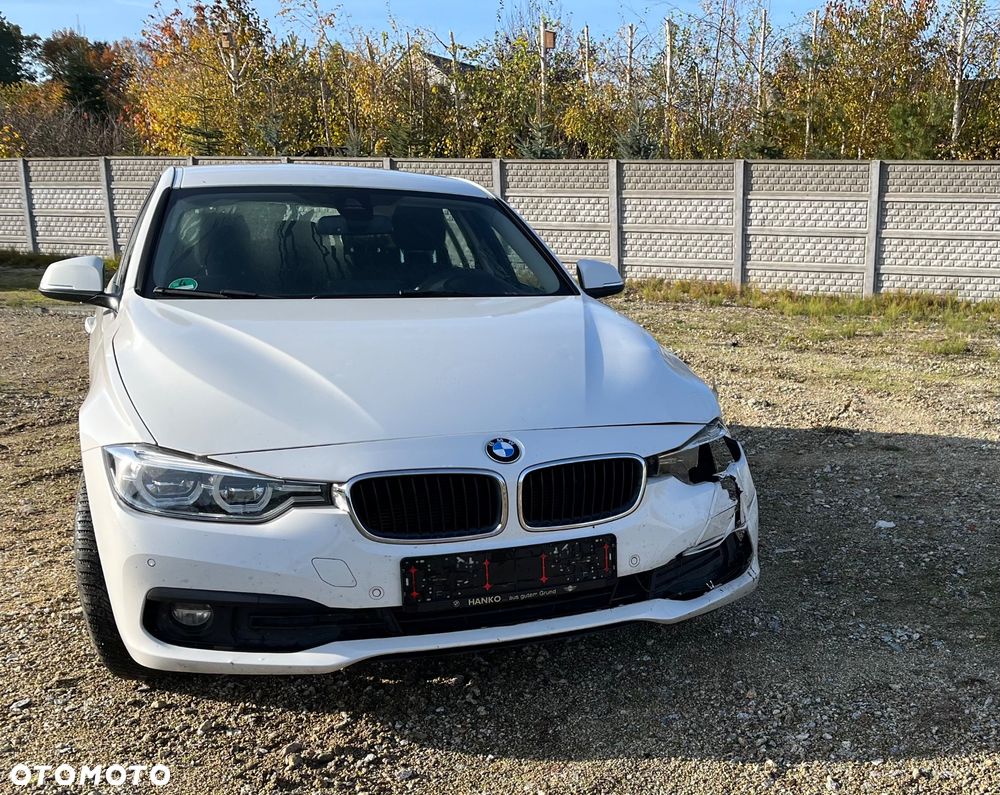 BMW Seria 3 318d xDrive - 5