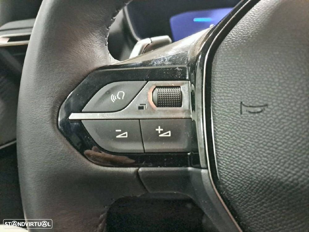 Peugeot 208 1.2 Hybrid Allure e-DCS6 - 16