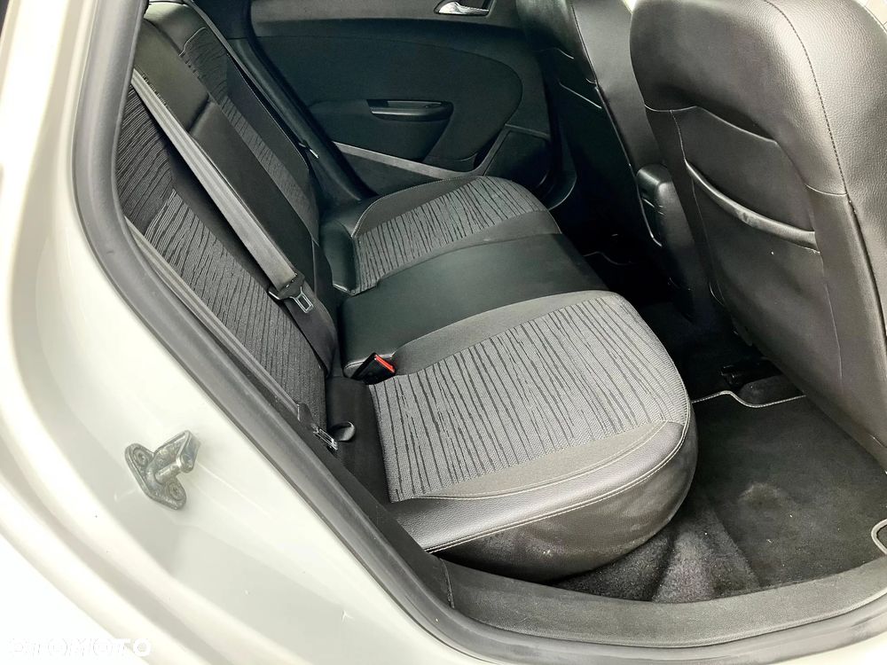 Opel Astra 1.4 Turbo Color Edition - 16