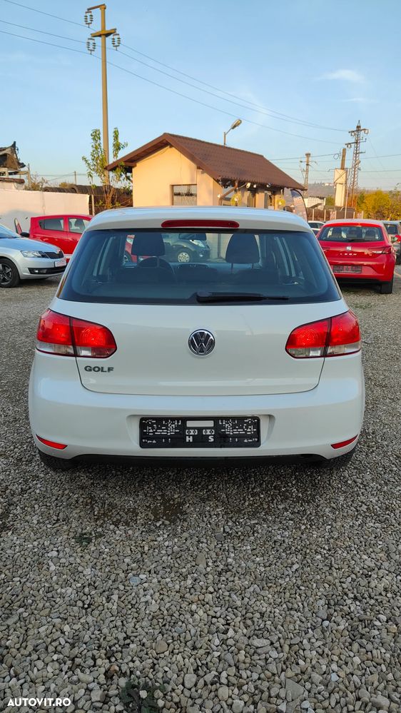 Volkswagen Golf 2010 photo 4