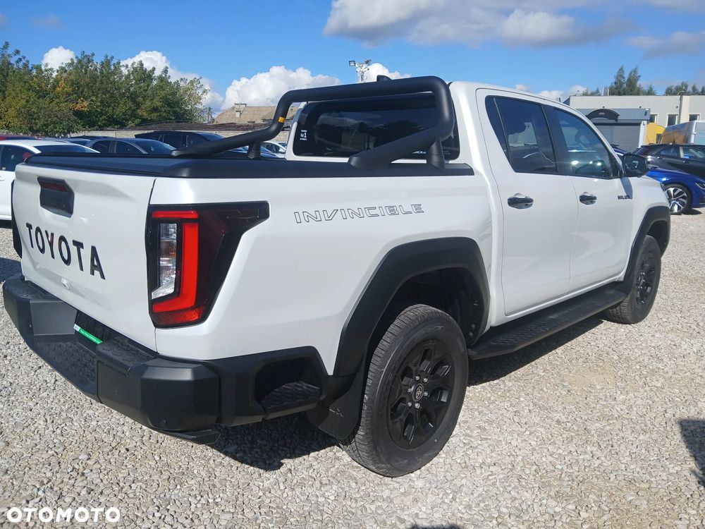 Toyota Hilux 2.8 D-4D mHEV Double Cab Invincible 4x4 - 29