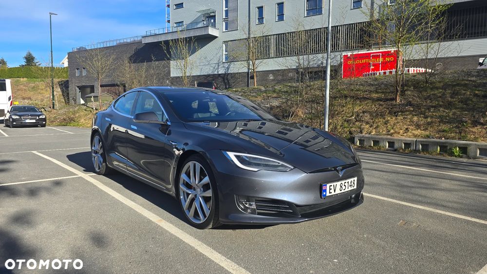 Tesla Model S Performance - 2