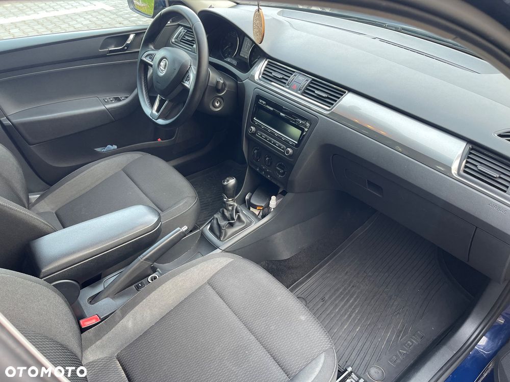 Skoda RAPID 1.6 TDI DPF Ambition Max - 10